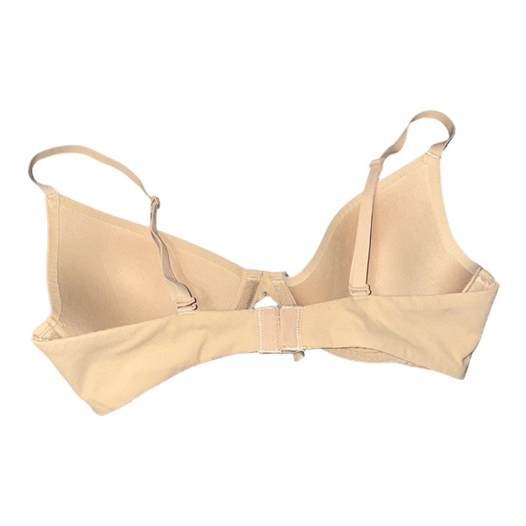 SKIMS Cream Seamless T-Shirt Bra - Picture 6 of 6
